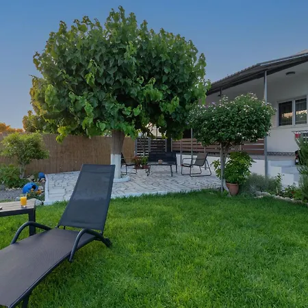 Beachside Apartment-1