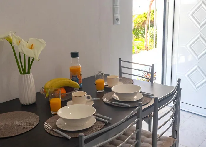 Beachside Apartment-1