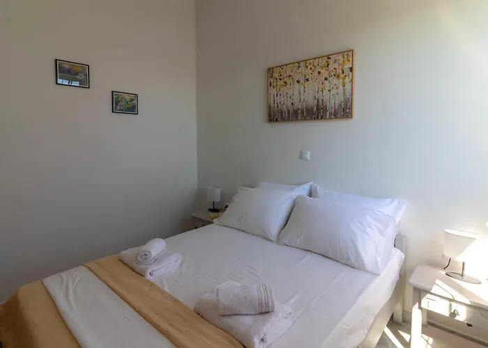 Beachside Apartment-1