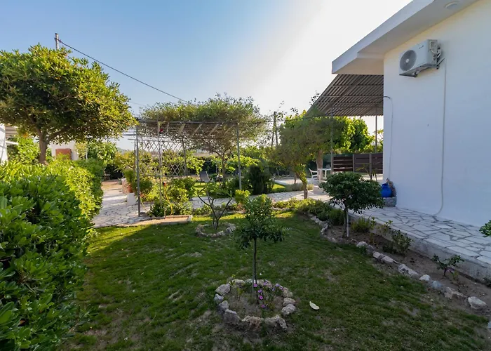 Beachside Apartment-1