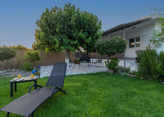 Beachside Apartment-1