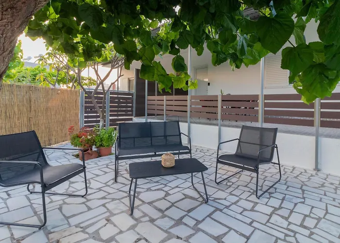 Διαμέρισμα Beachside Apartment-1