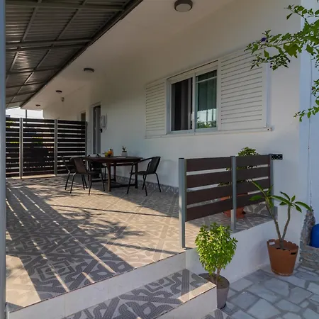 Beachside Apartment-1 Апартаменты Афанту