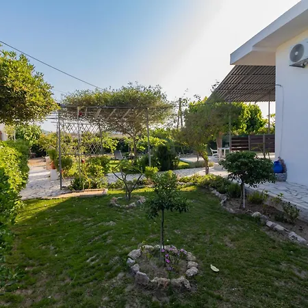 Beachside Apartment-1