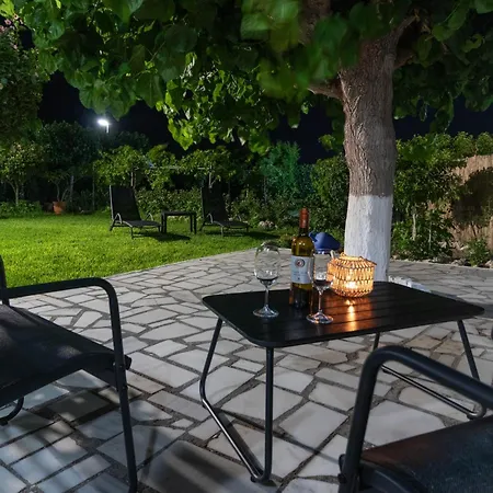 Beachside Apartment-1 * Afando