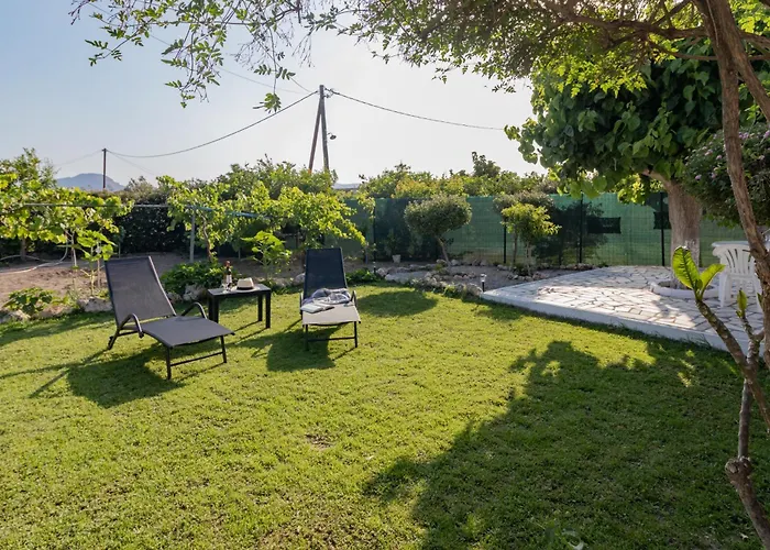 Beachside Apartment-1 * Afandu