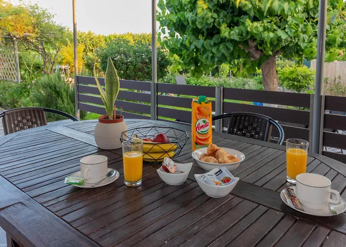 Apartament Beachside Apartment-1 *