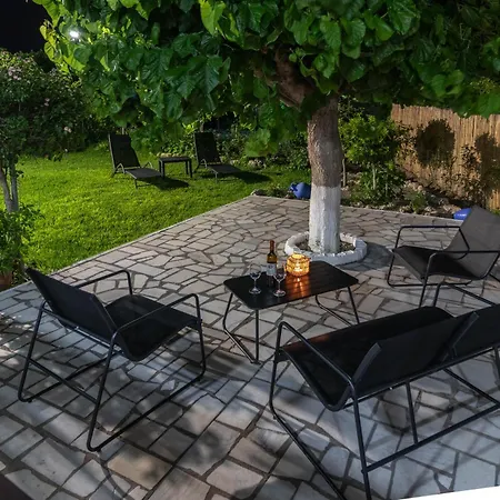 Beachside Apartment-1 *